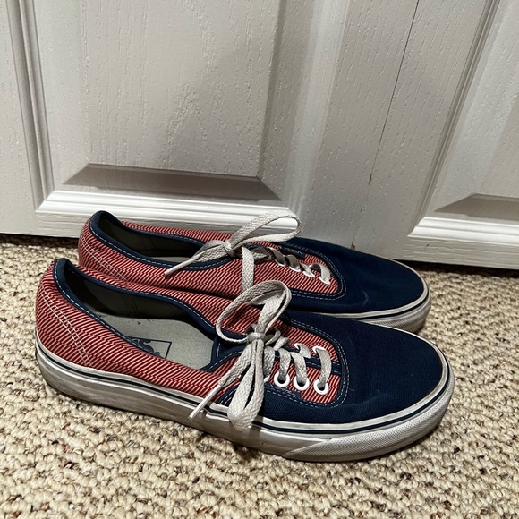 Vans shoes. Nautical colours. Size 7 men’s 8.5 women’s - Picture 2 of 5